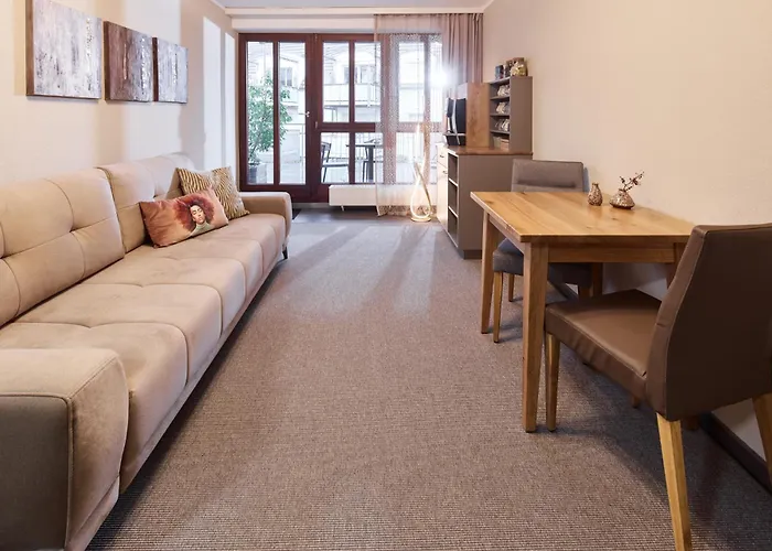 Zu Den Drei Kronen Hotell