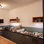 Zu Den Drei Kronen