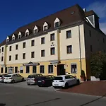 Zu Den Drei Kronen 호텔 3*