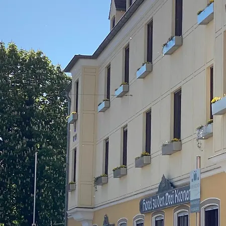 Zu Den Drei Kronen